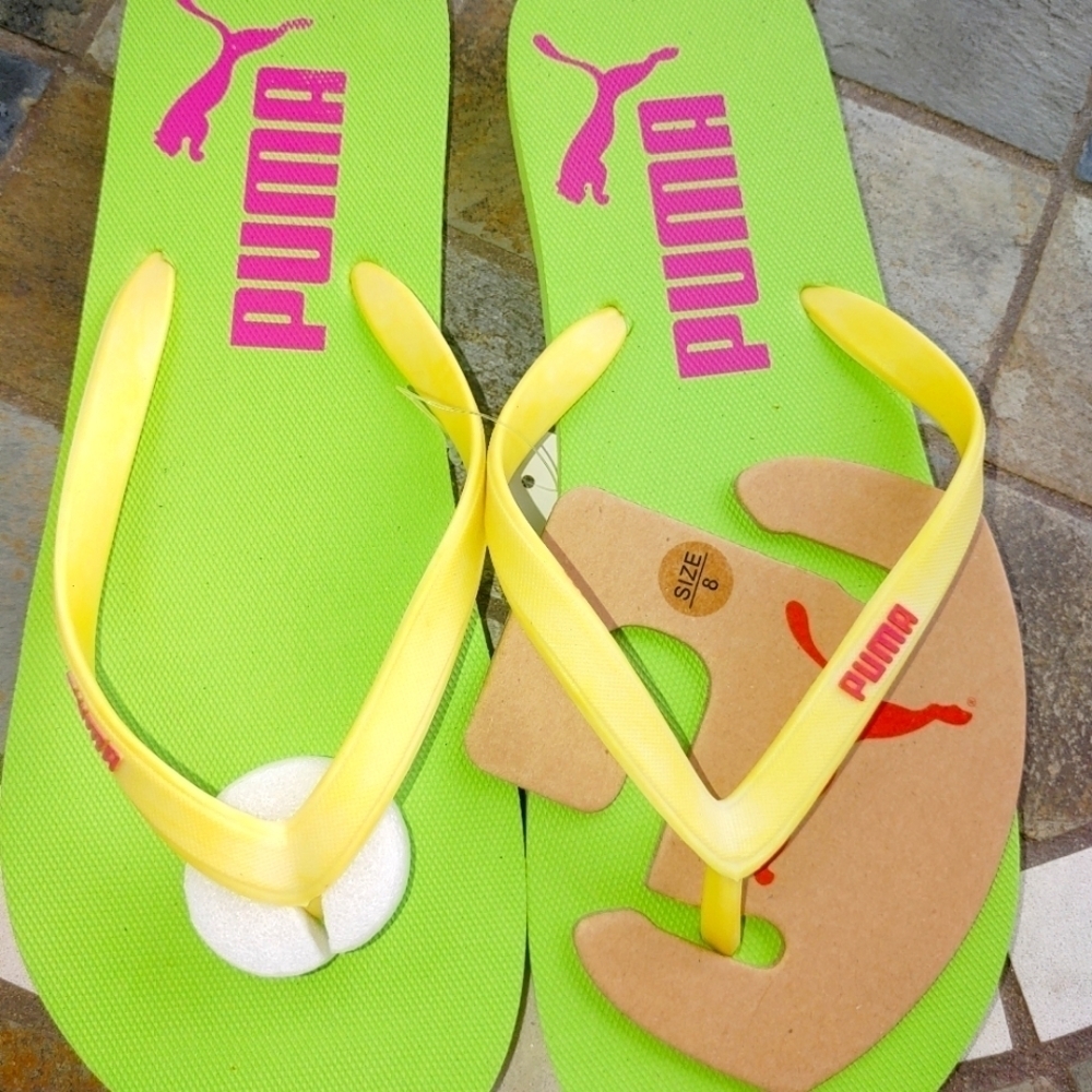 RARE NEW Vintage PUMA Sandals Flip flop Size 8